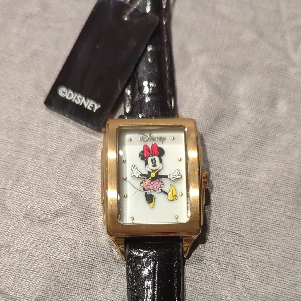 Disney Watch with Minnie Mouse and 5 Interchangeable Bands - Picture 6 of 9